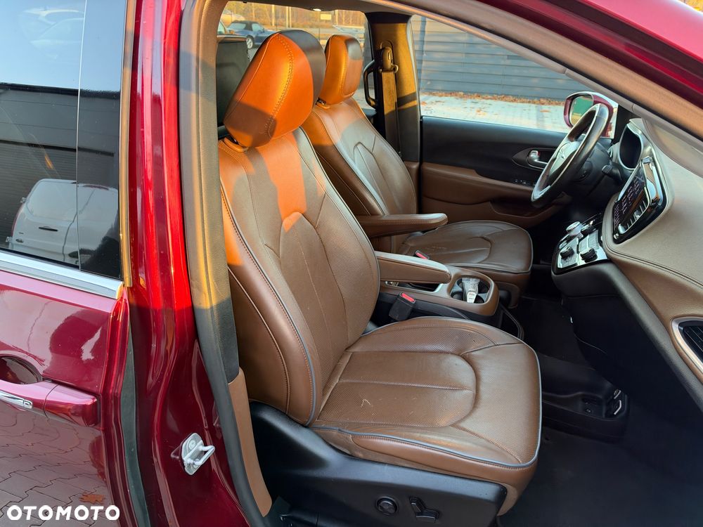 Chrysler Pacifica - 19