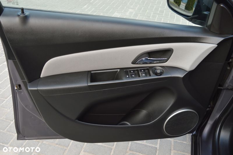 Chevrolet Cruze - 13