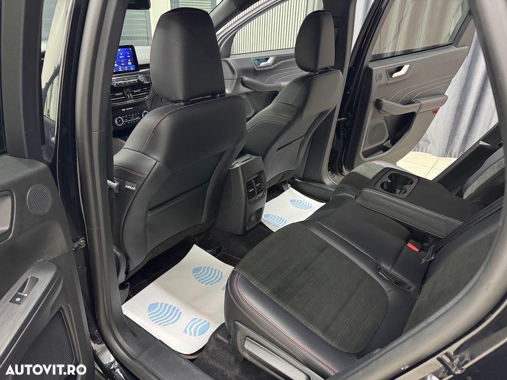 FORD Kuga 2023 — imagine 7