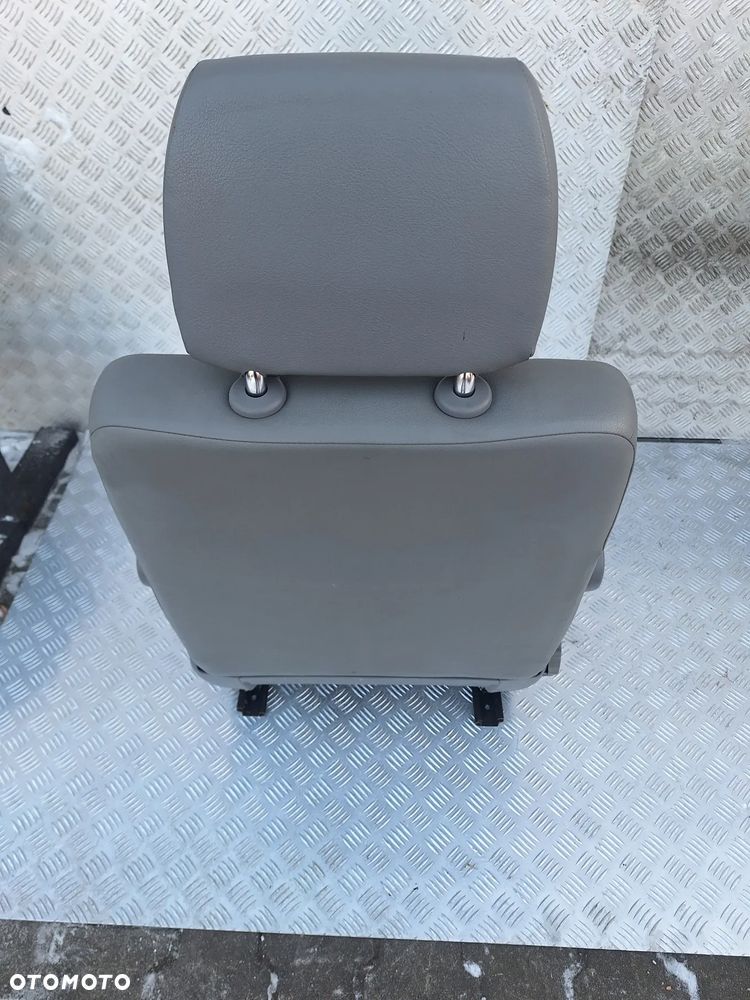 FOTEL LEWY PRZÓD KIEROWCY PODŁOKIETNIKI VW TRANSPORTER T5 CARAVELLE - 4