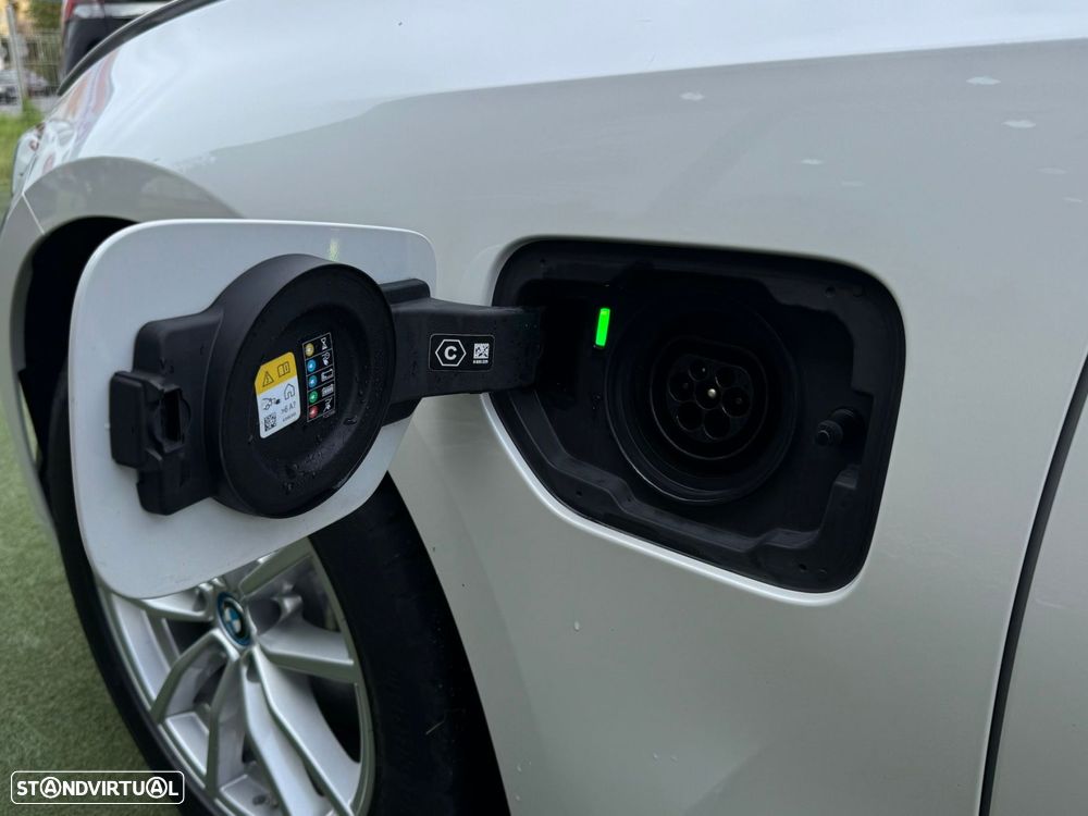 BMW 320 e Touring Corporate Edition Auto - 3