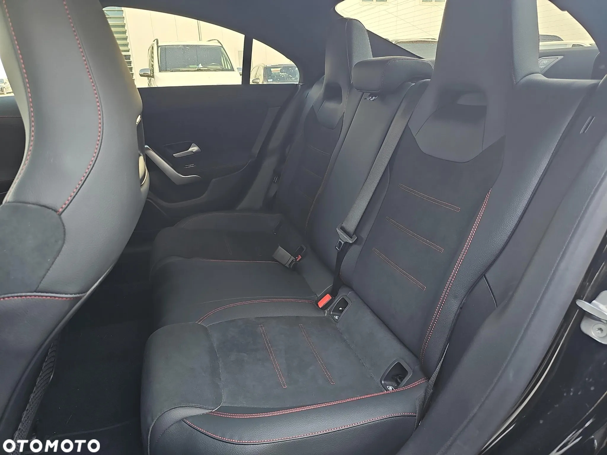 Mercedes-Benz CLA 200 4-Matic AMG Line 8G-DCT - 11