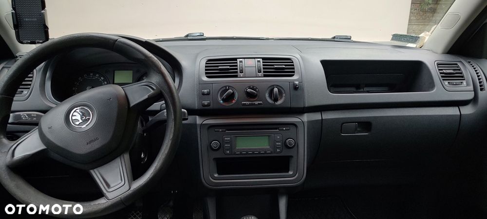 Skoda Fabia 2014 photo 5
