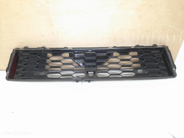 MITSUBISHI ECLIPSE CROSS LIFT 2021- KRATKA ZDERZAKA PRZÓD 6405A368ZZ