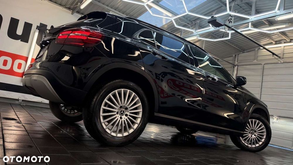 Mercedes-Benz GLA - 15