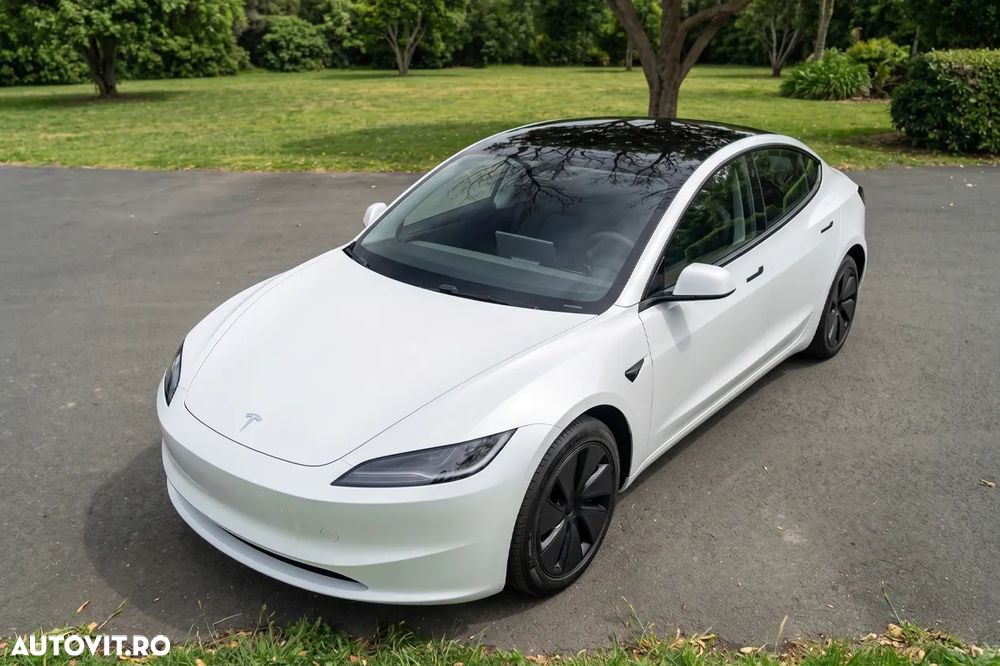 Tesla Model 3 Long Range - 8