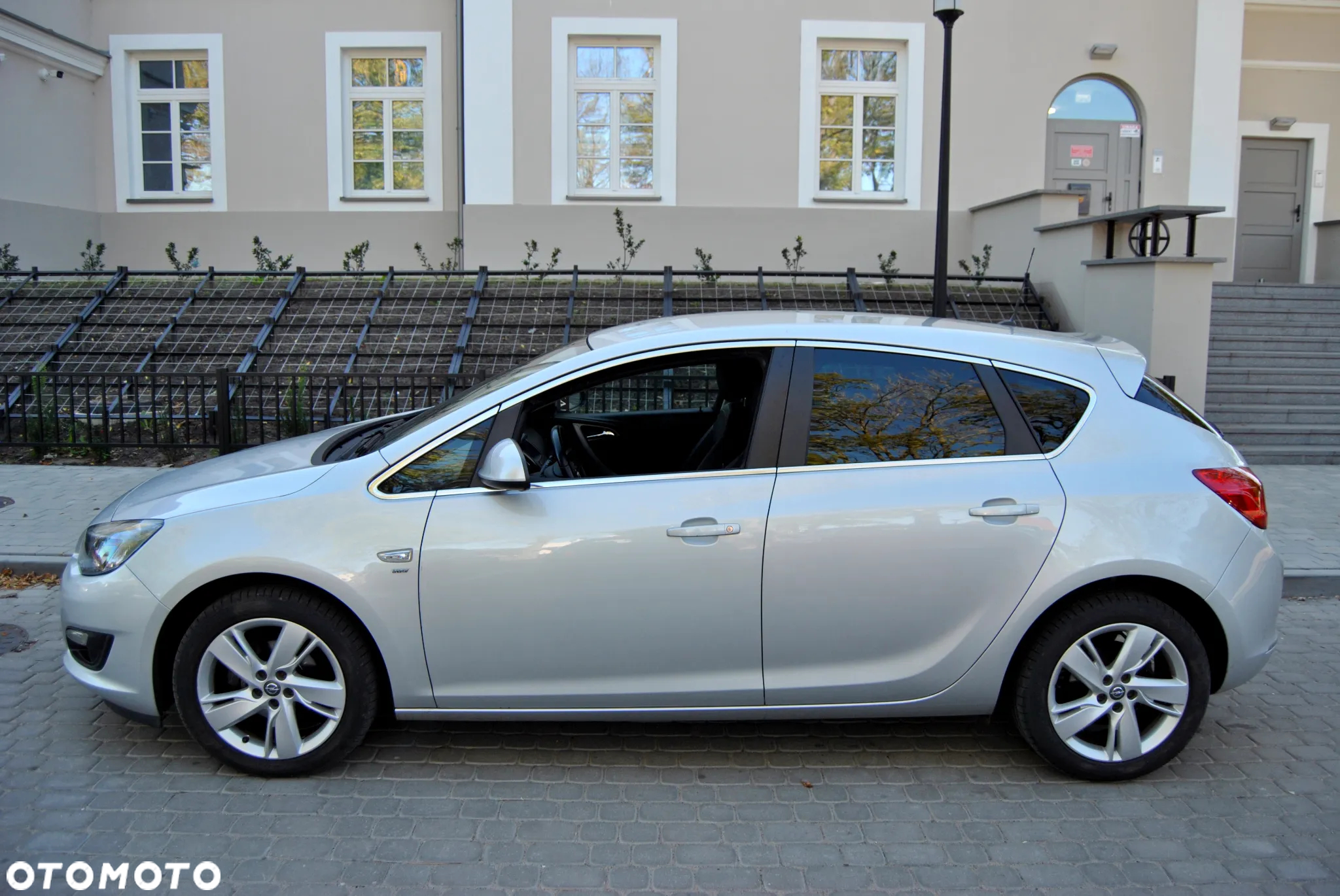 Opel Astra IV 1.4 T Cosmo - 10