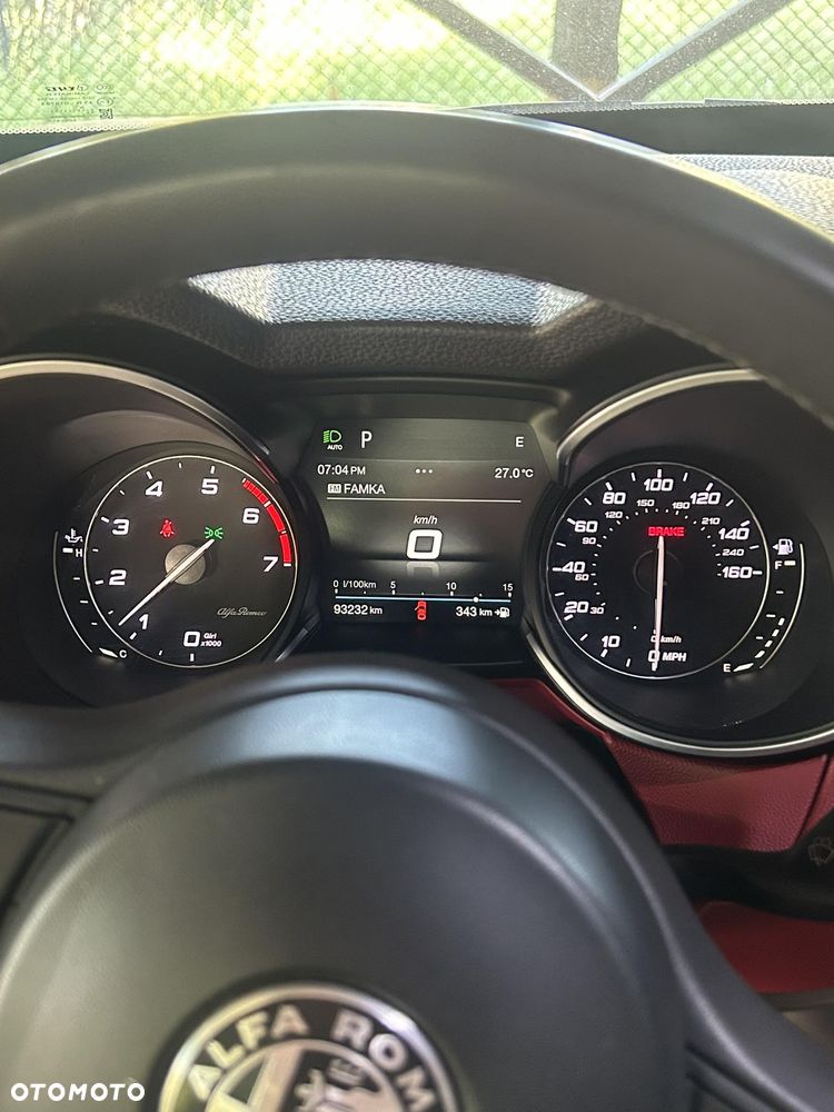 Alfa Romeo Stelvio 2.0 Turbo 16V AT8-Q4 Ti - 14