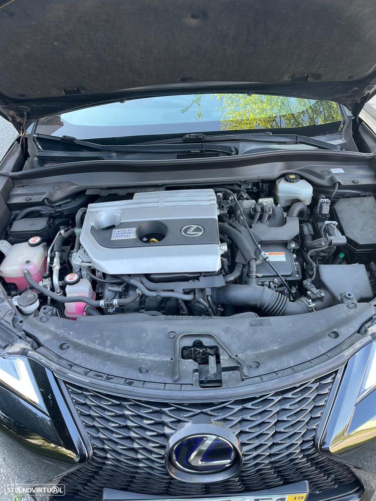 Lexus UX 250h F Sport - 3