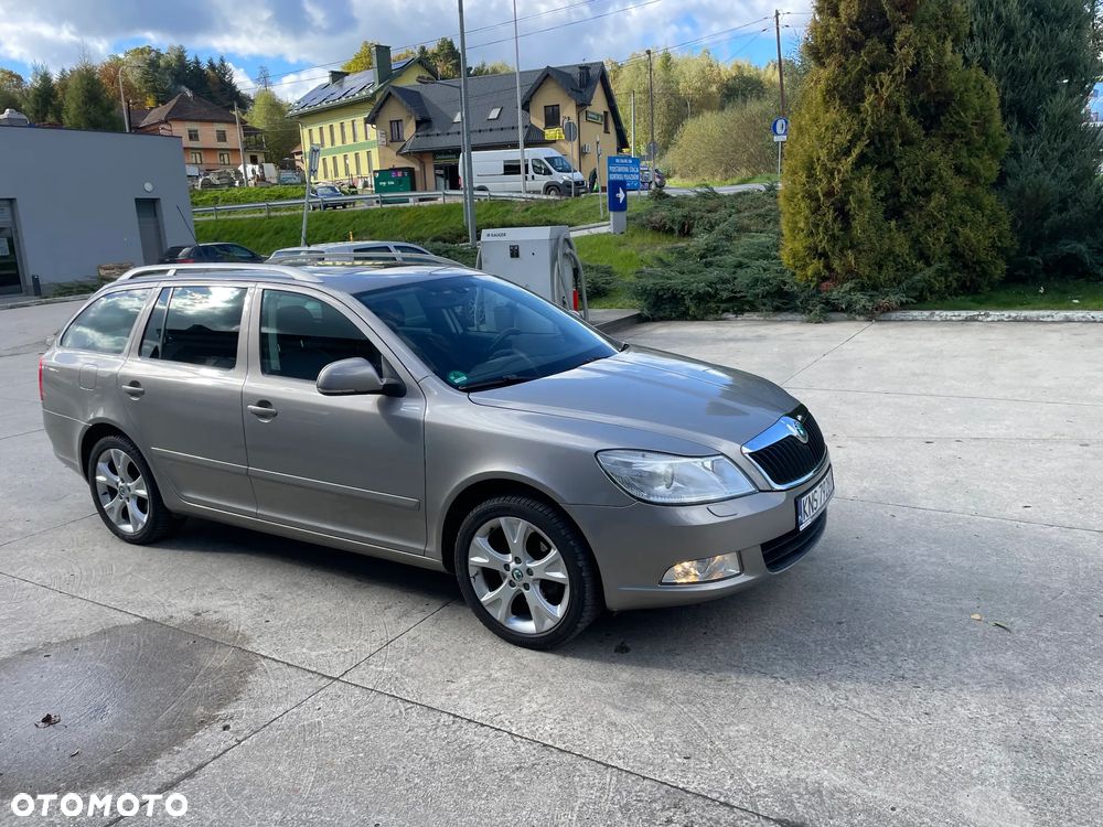 Skoda Octavia 1.8 TSI DSG Elegance - 9