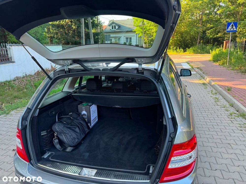 Mercedes-Benz Klasa C 320 CDI DPF 4Matic 7G-TRONIC Avantgarde - 22