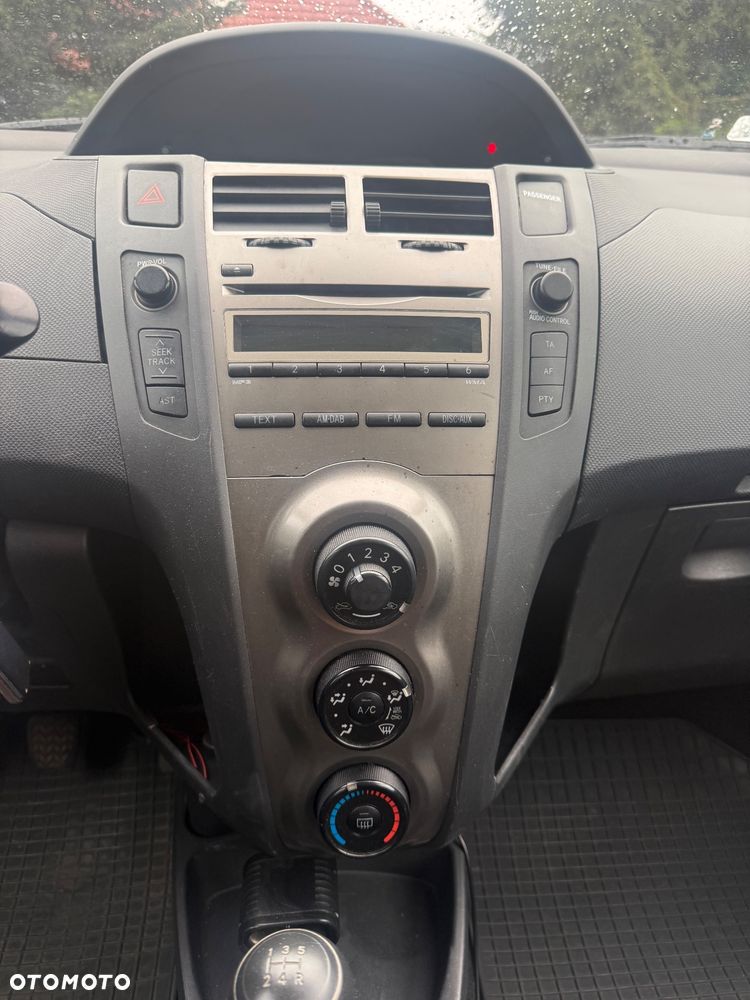 Toyota Yaris 1.0 Active - 12