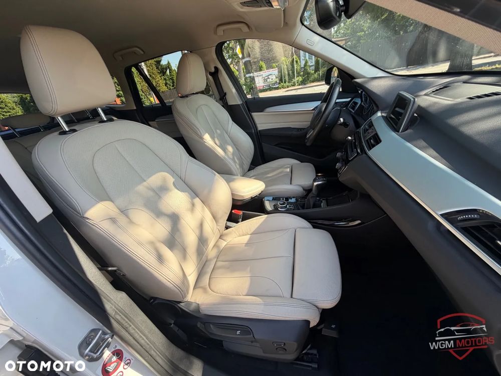 BMW X1 xDrive20i Advantage - 10