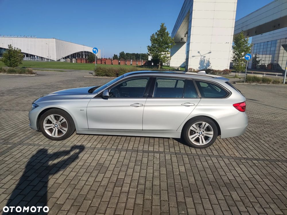 BMW Seria 3 320d Sport Line - 9