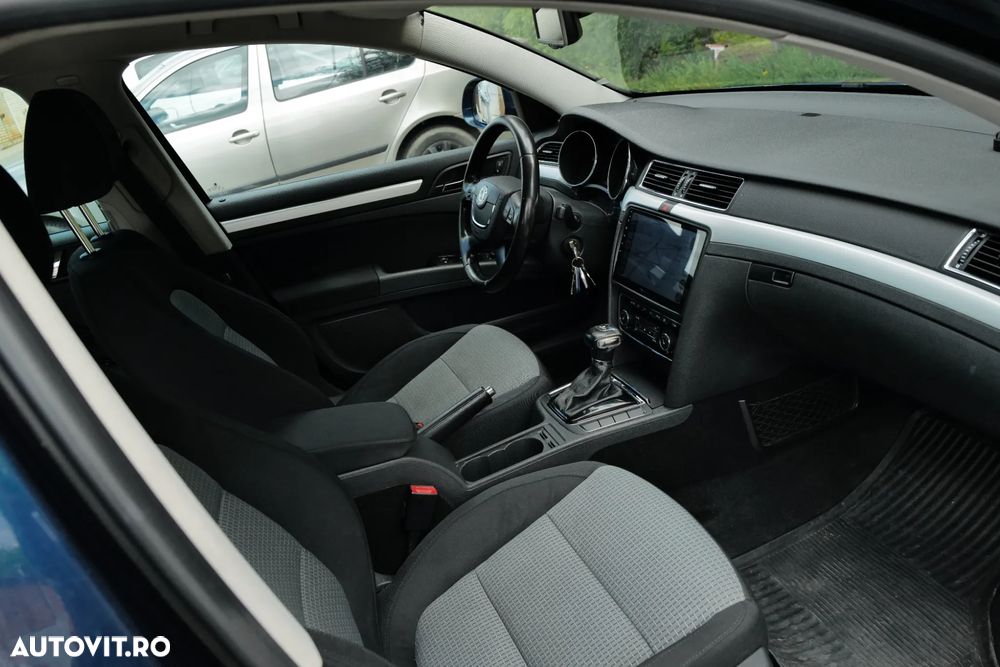 Skoda Superb 2.0 TDI Elegance DSG - 7