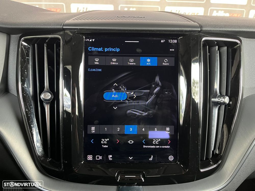 Volvo XC 60 2.0 B4 R-Design Geartronic - 37