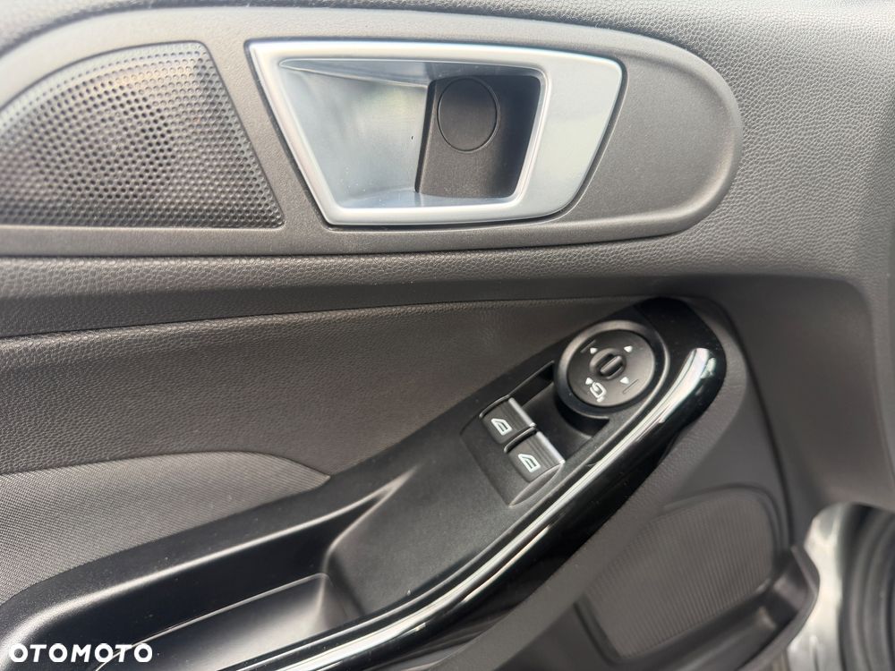 Ford Fiesta 1.0 EcoBoost S&S TITANIUM - 30