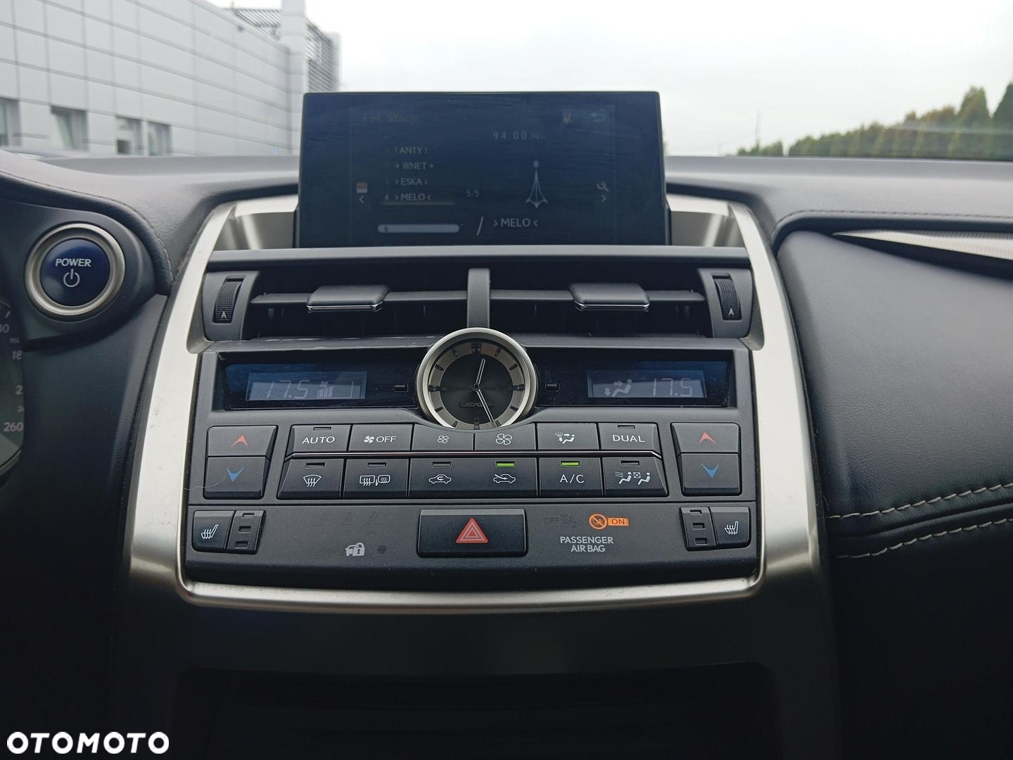 Lexus NX 300h Comfort AWD - 22