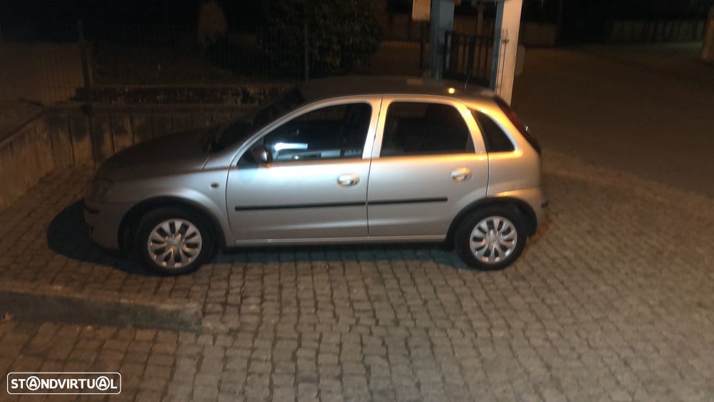 Opel Corsa 1.2 Twinport First - 3
