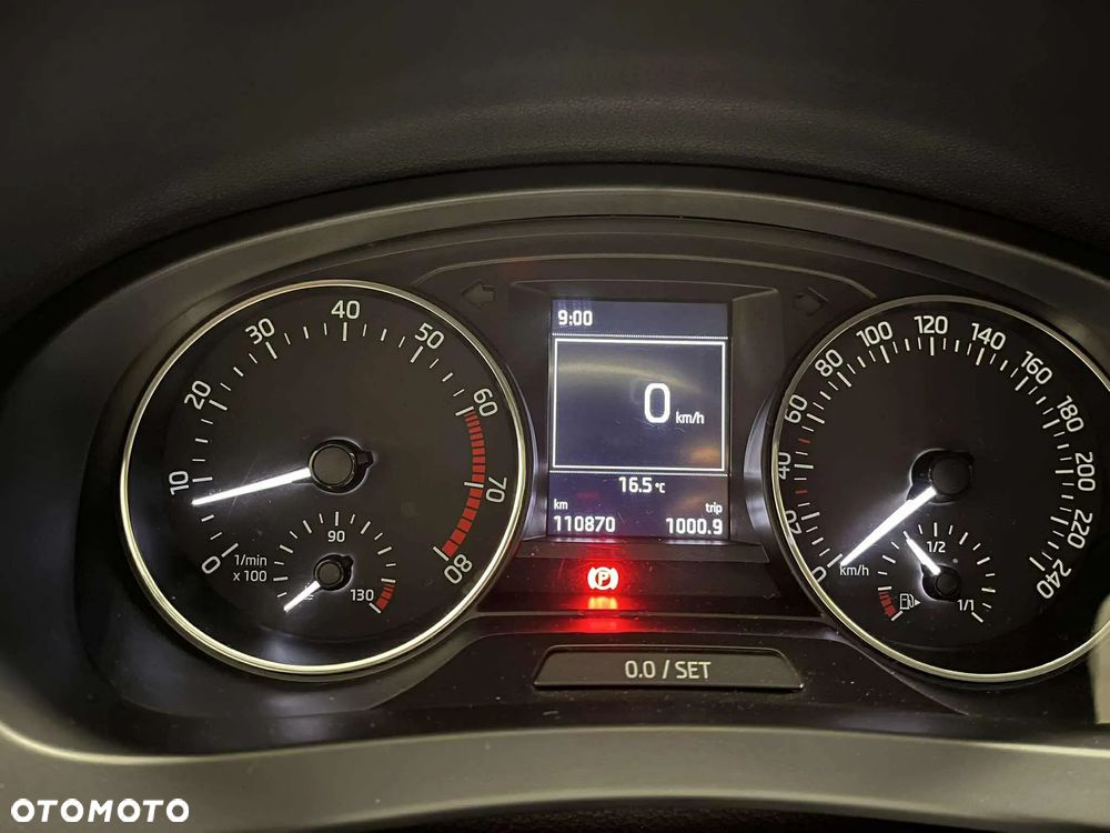 Skoda RAPID 1.2 TSI Active - 10