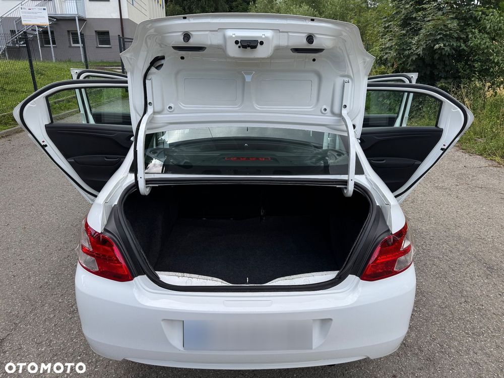 Peugeot 301 1.2 Pure Tech Active - 26