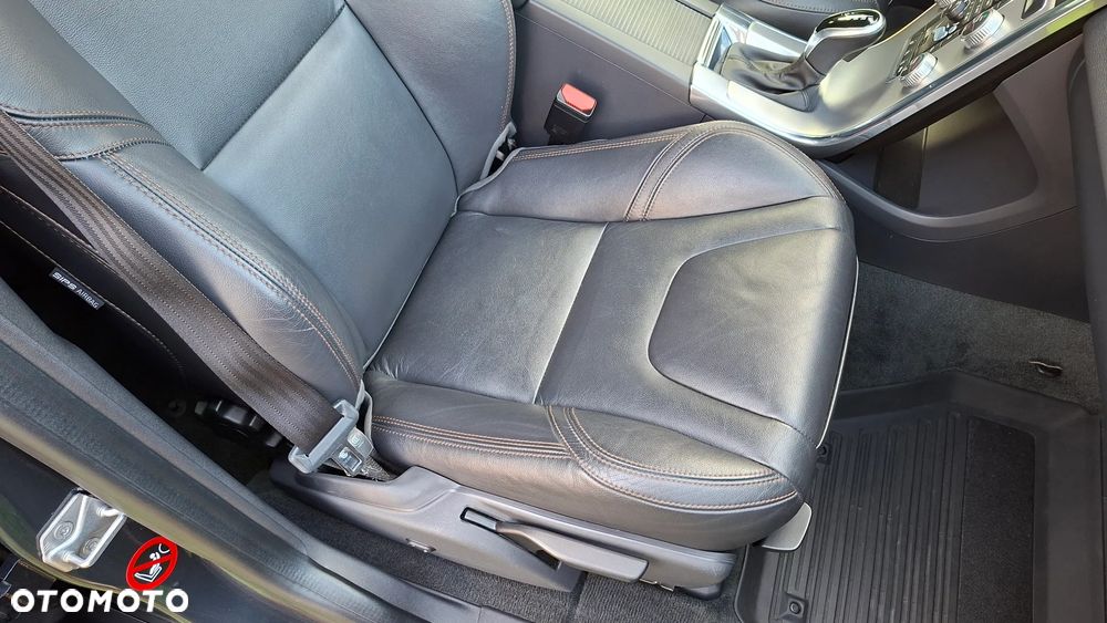 Volvo XC 60 D4 Geartronic Summum - 21
