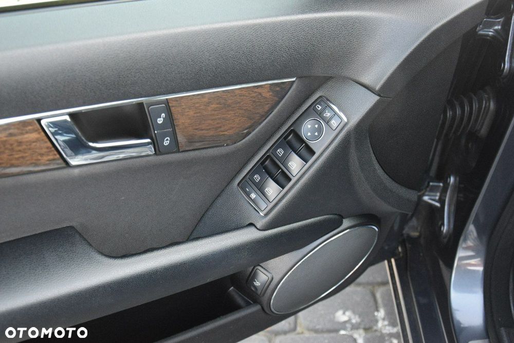 Mercedes-Benz Klasa C - 27