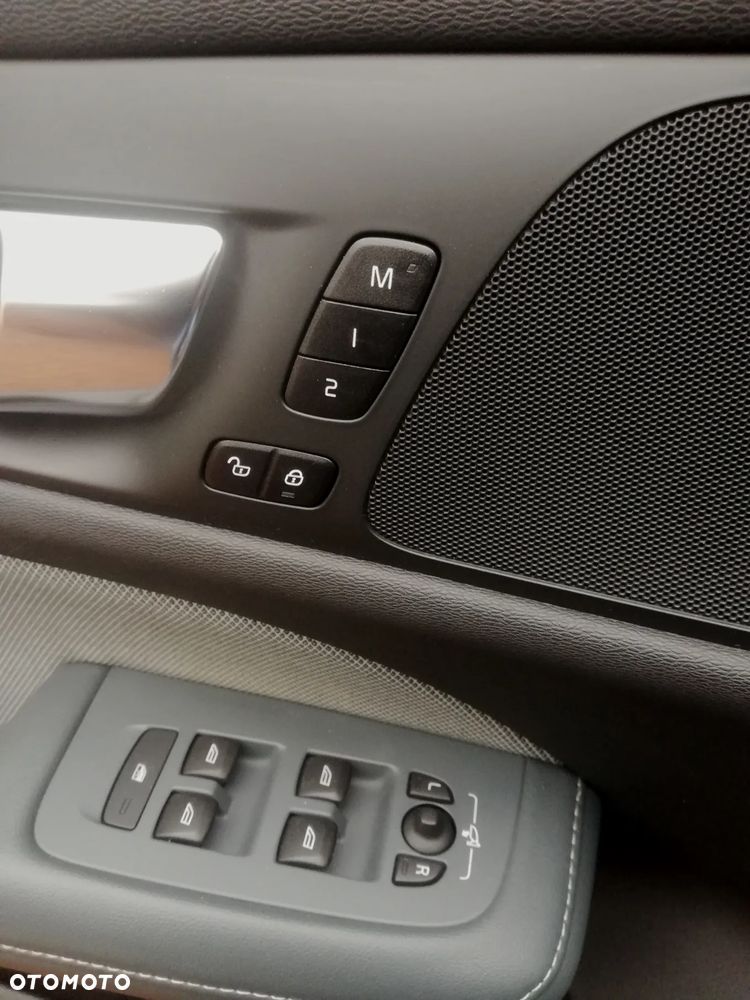 Volvo V60 T4 R-Design - 20