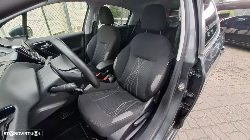 Peugeot 208 1.4 VTi Allure - 23