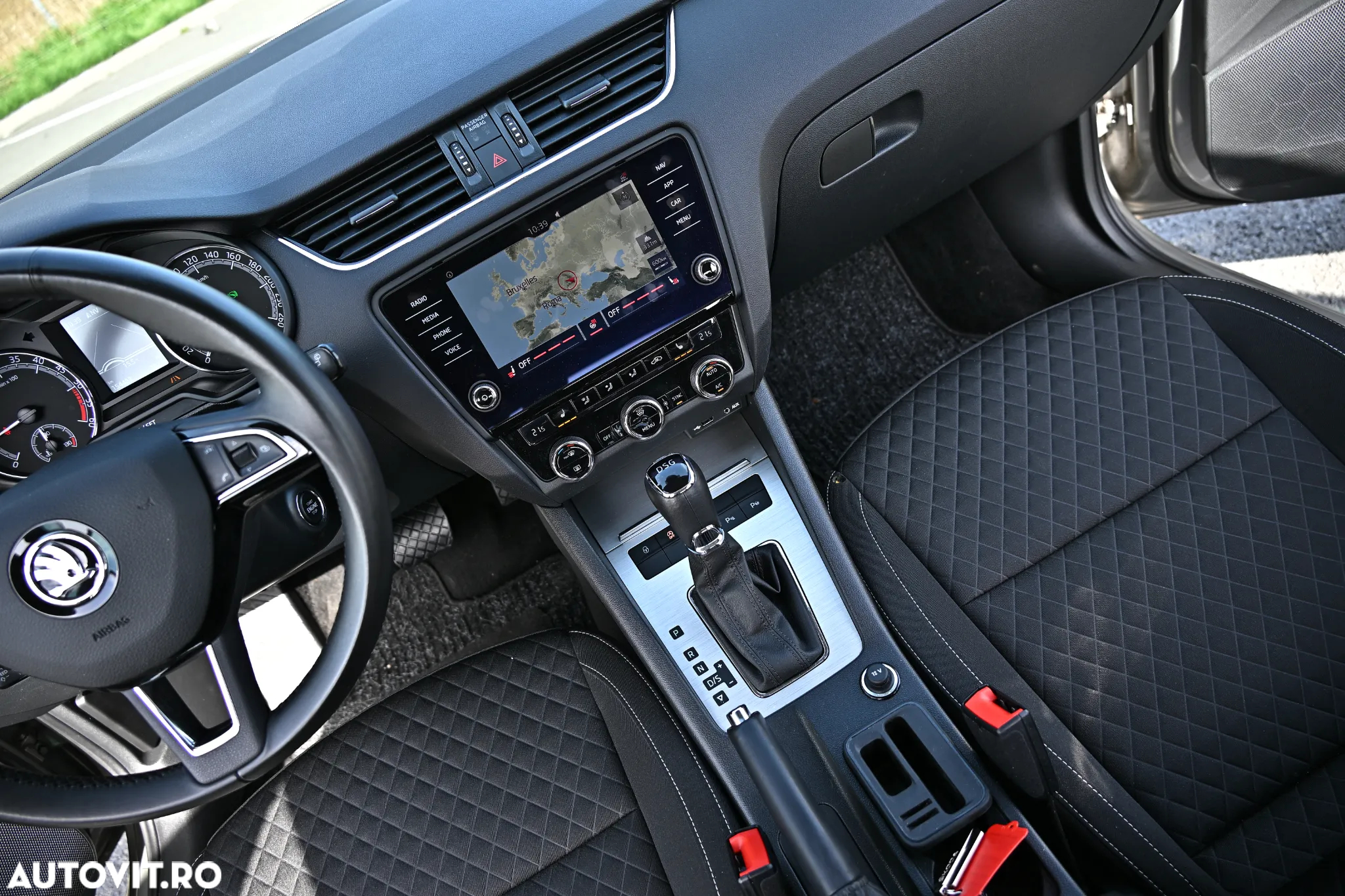 Skoda Octavia 2.0 TDI DSG Style - 23