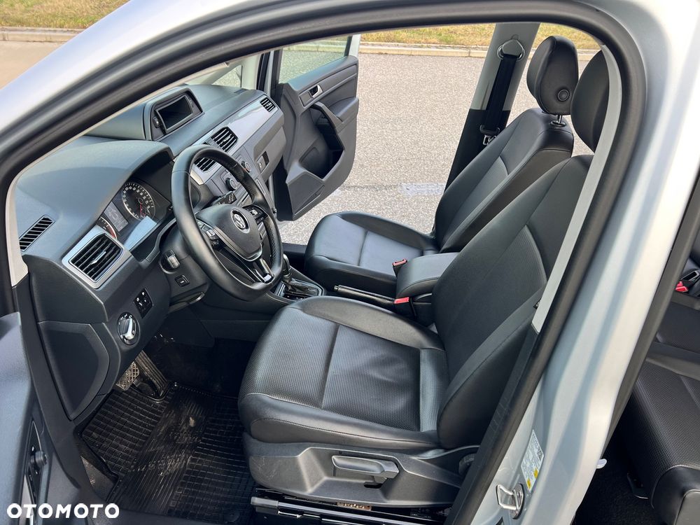 Volkswagen Caddy Maxi Highline DSG - 24