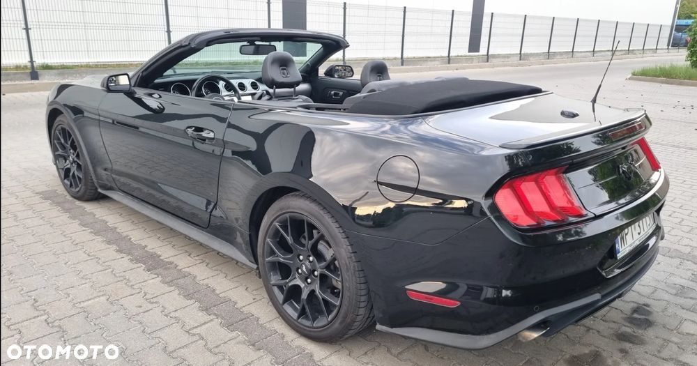 Ford Mustang - 6