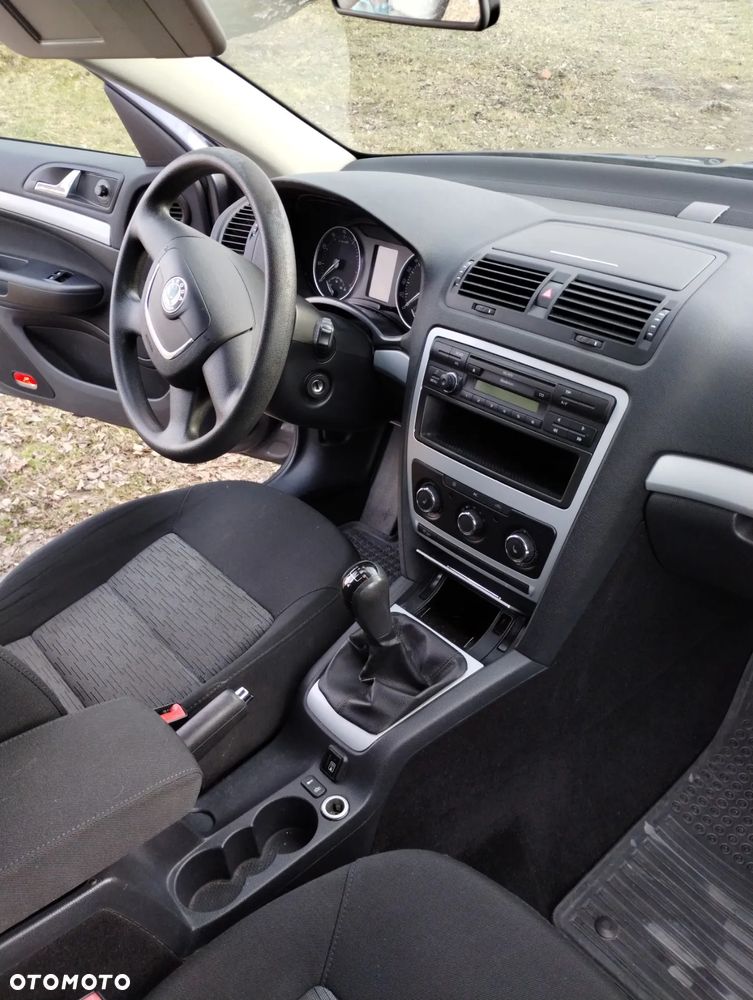 Skoda Octavia 1.6 - 12