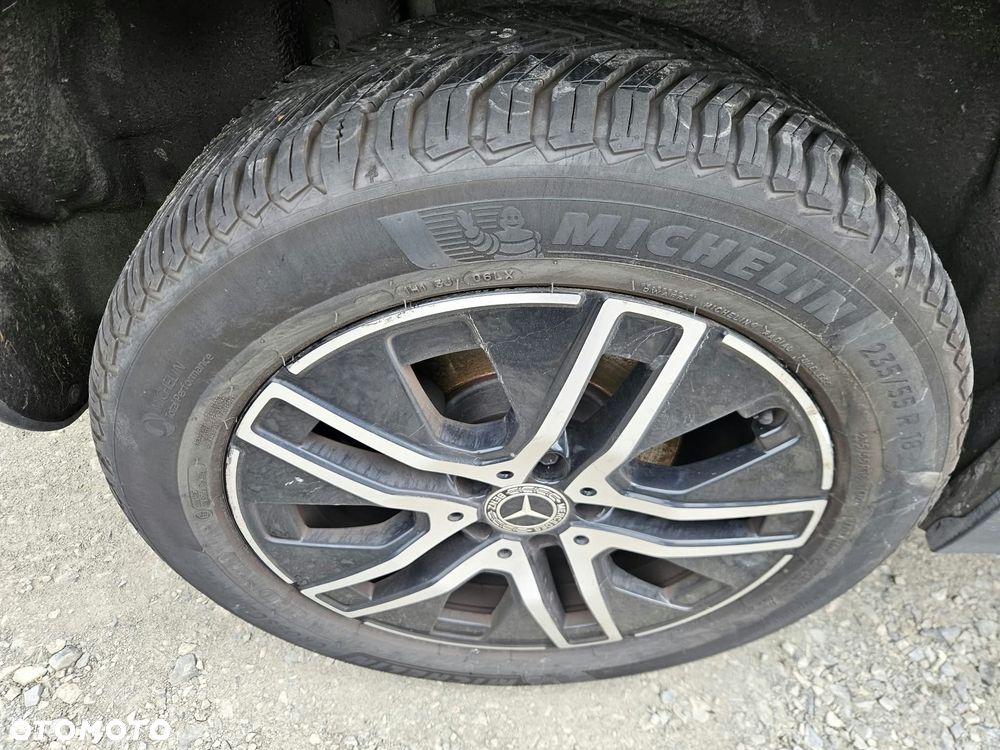Mercedes-Benz GLA - 18
