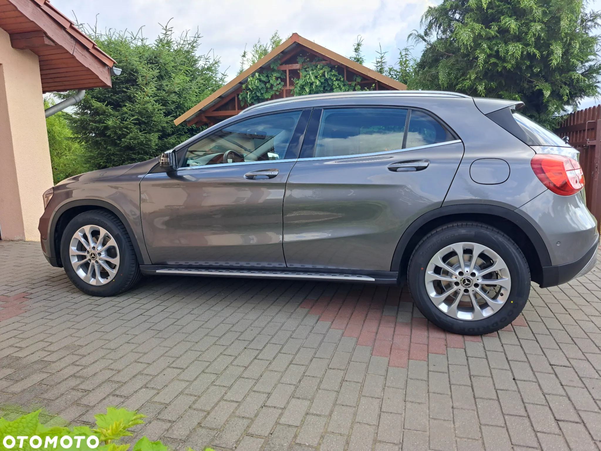 Mercedes-Benz GLA 180 UrbanStyle Edition - 6