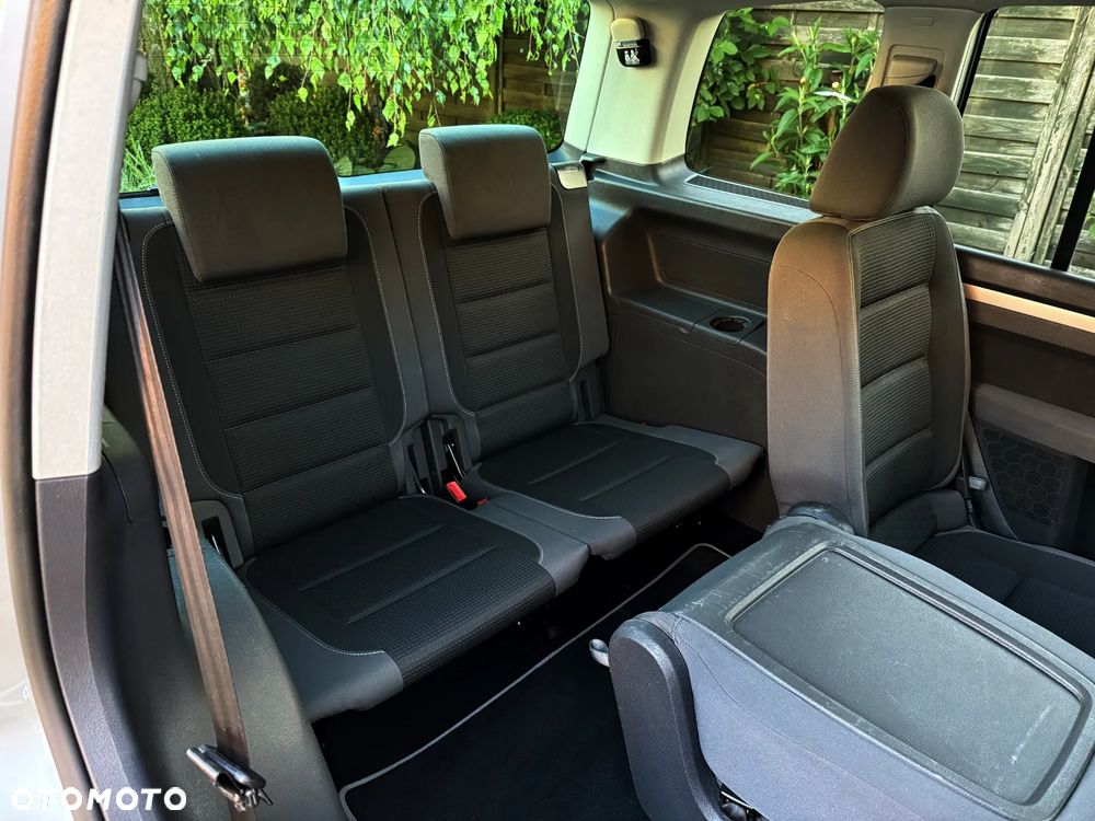 Volkswagen Touran 1.9 TDI Highline - 11