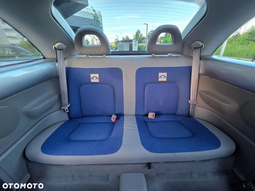 Volkswagen New Beetle - 23