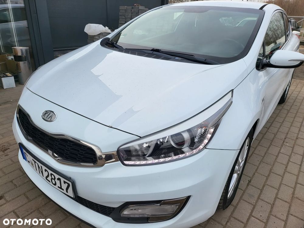 Kia ProCeed - 22