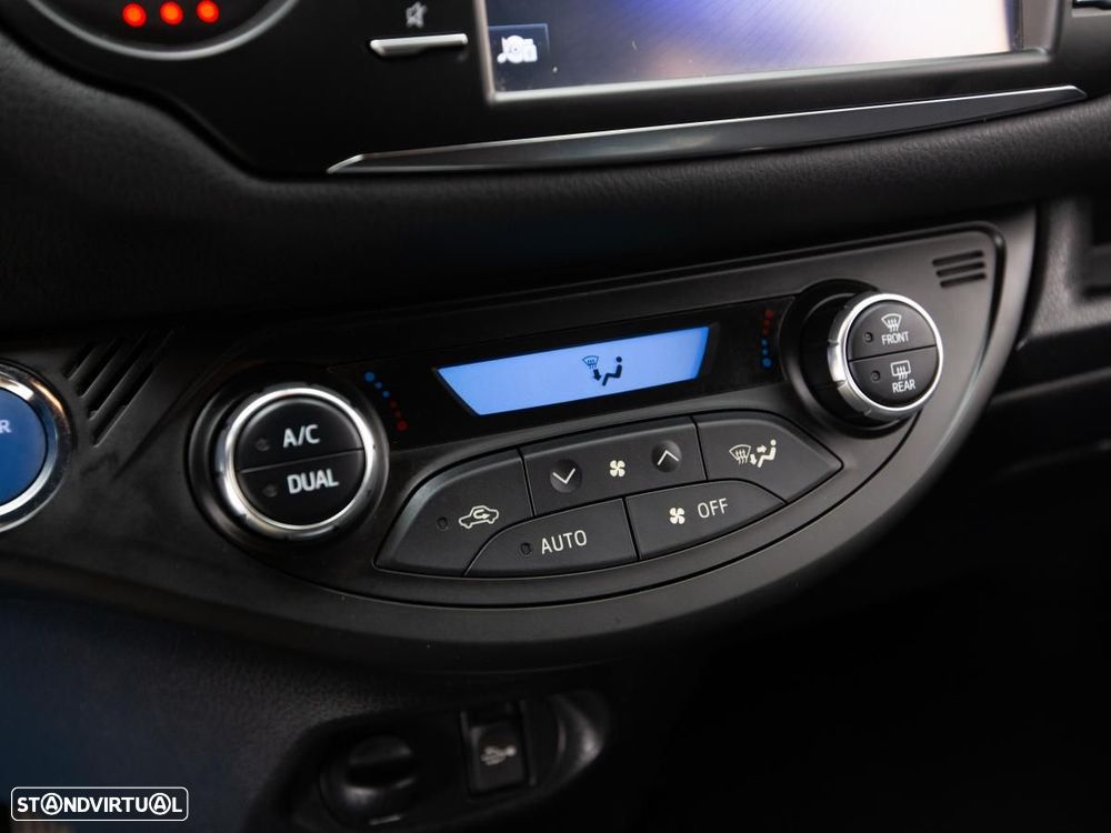 Toyota Yaris 1.5 HSD Square Collec.White - 19