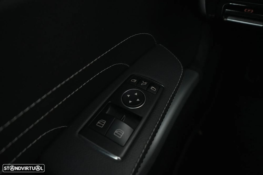 Mercedes-Benz SLS 63 AMG - 33