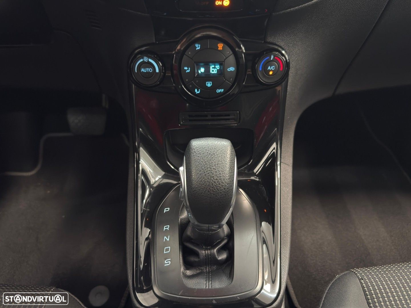 Ford Fiesta 1.0 T EcoBoost Titanium PowerShift - 30