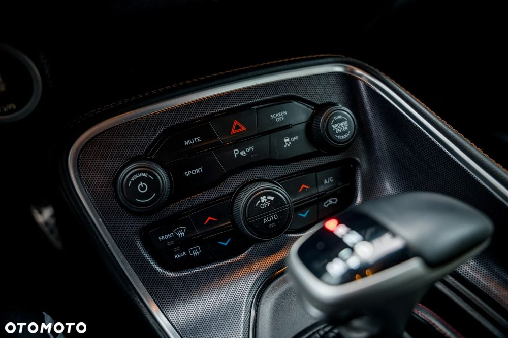 Dodge Challenger 3.6 SXT Plus - 21