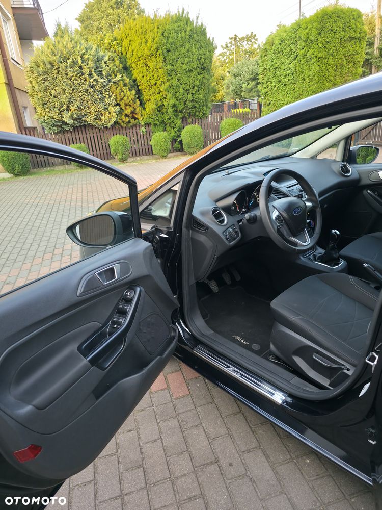 Ford Fiesta 1.0 Champions Edition - 9