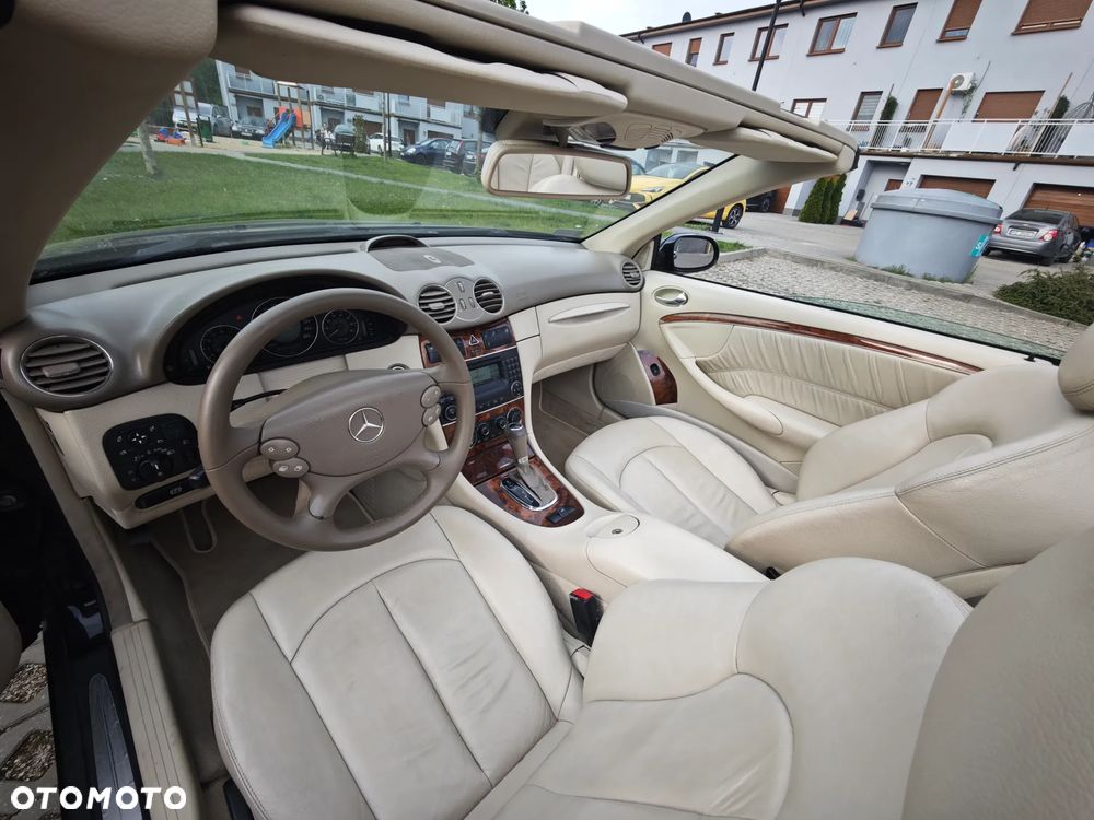 Mercedes-Benz CLK - 21