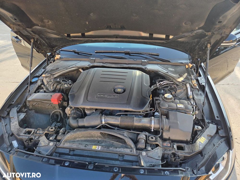 Jaguar XF 20d RWD E-Performance Prestige - 13