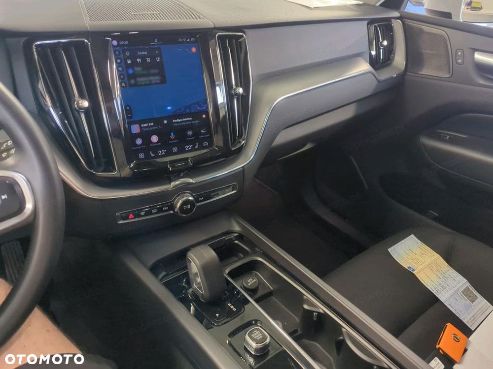 Volvo XC 60 B4 B Momentum - 9