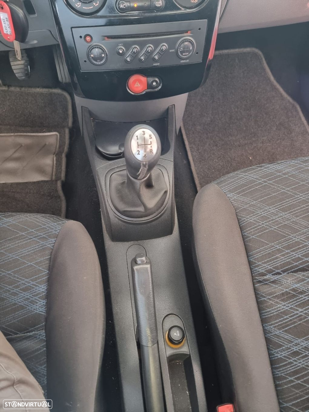 Renault Clio 1.2 16V Confort - 13
