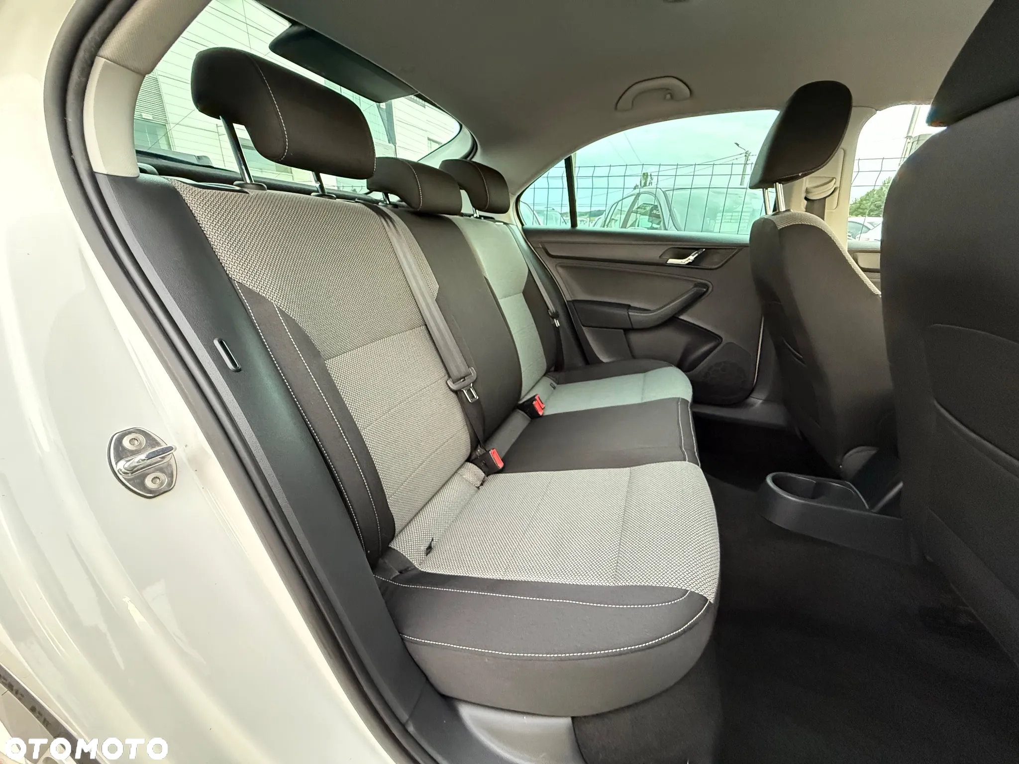 Skoda RAPID 1.6 TDI Ambition - 34