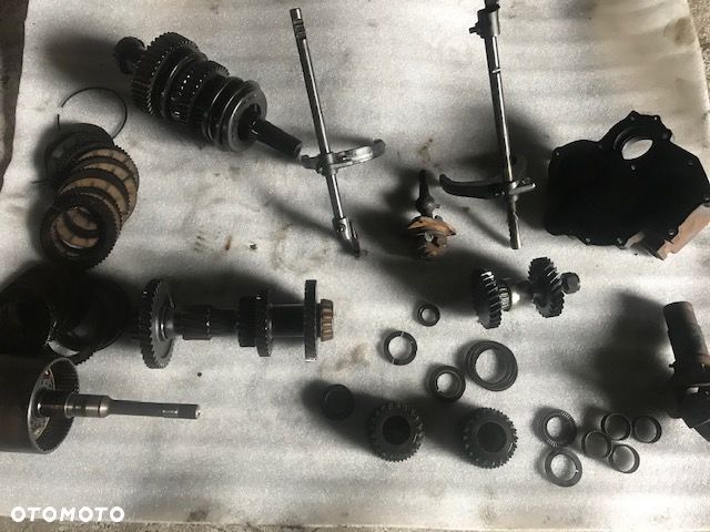 Skrzynia Manitou - Części Com-T4-2012 - 1