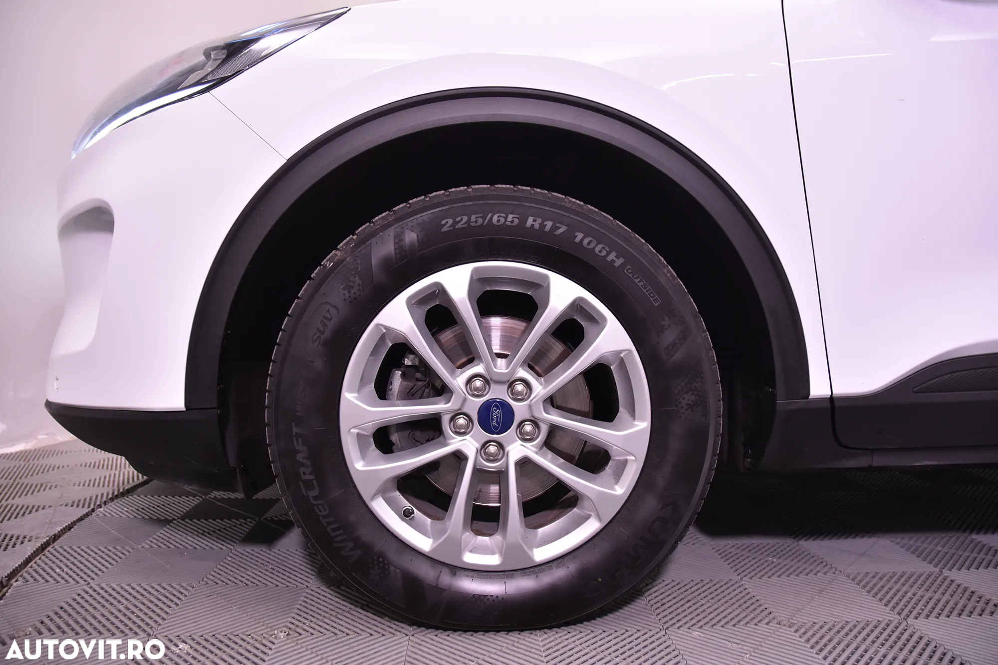 Ford Kuga - 13